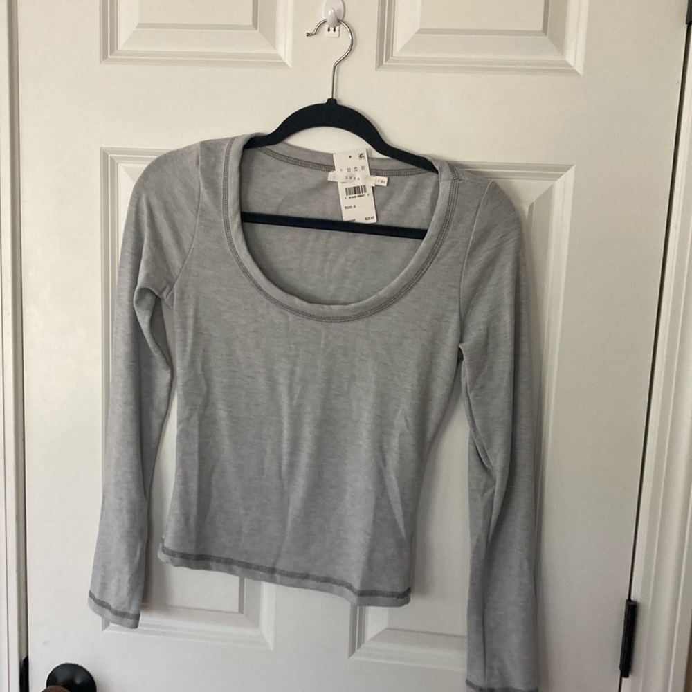 Women’s scoop neck, long sleeve tee size small by lush